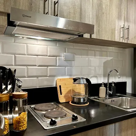 Evan Suite @ S Residences